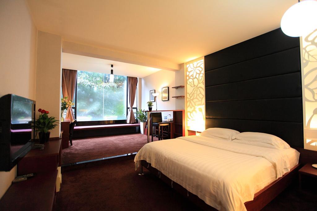 Guangzhou Colorful Days Hotel Exterior photo